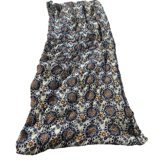 Charming Charlie women's floral infinity scarf - Picture 1 of 4